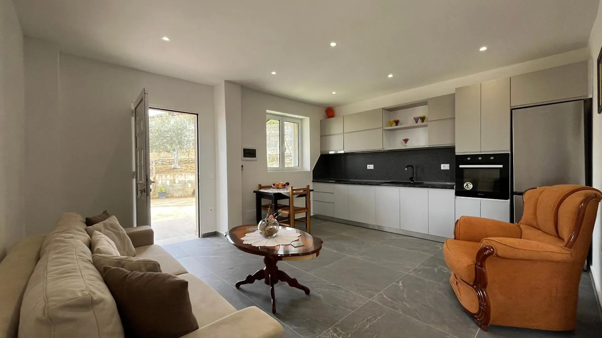 Countryside Garden Apartments Vlore